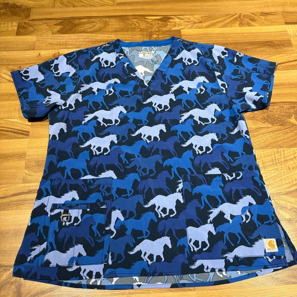 Carhartt Womens Scrub V Neck Modern Fit Top Size Large Horse Print